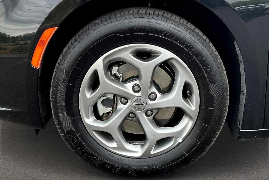 used 2023 Chrysler Pacifica car, priced at $29,900