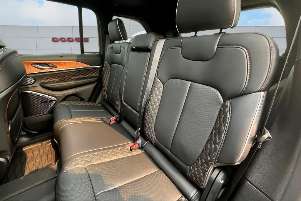 new 2025 Jeep Grand Cherokee car, priced at $66,950