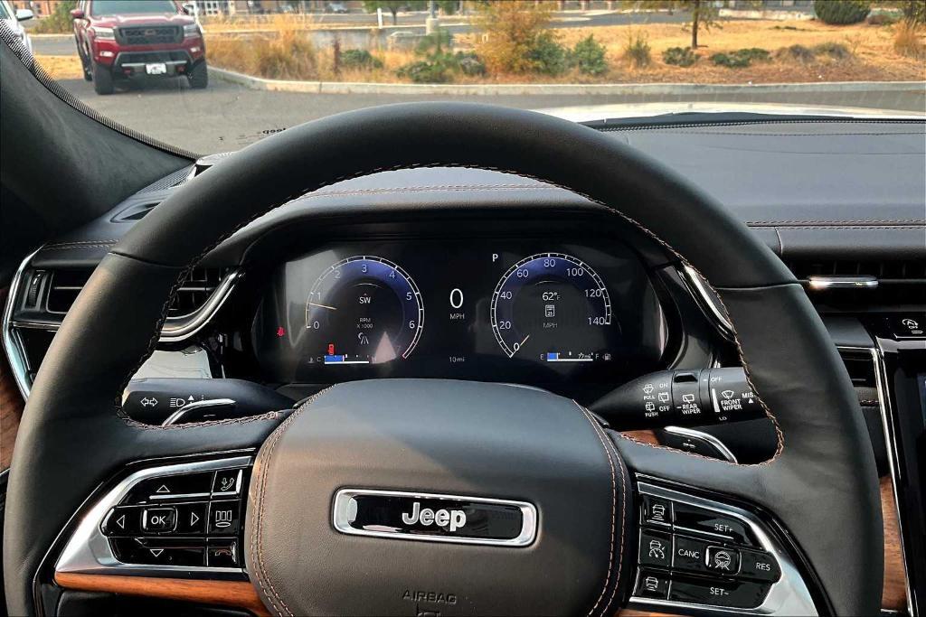 new 2025 Jeep Grand Cherokee car, priced at $66,950