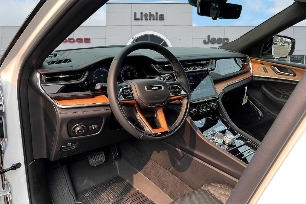 new 2025 Jeep Grand Cherokee car, priced at $66,950