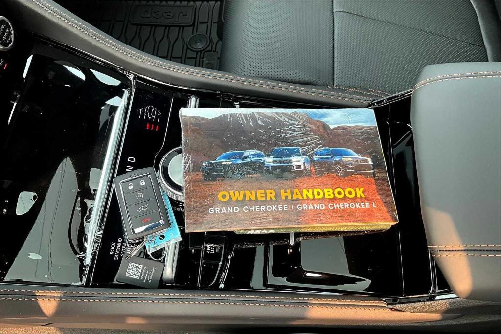 new 2025 Jeep Grand Cherokee car, priced at $66,950