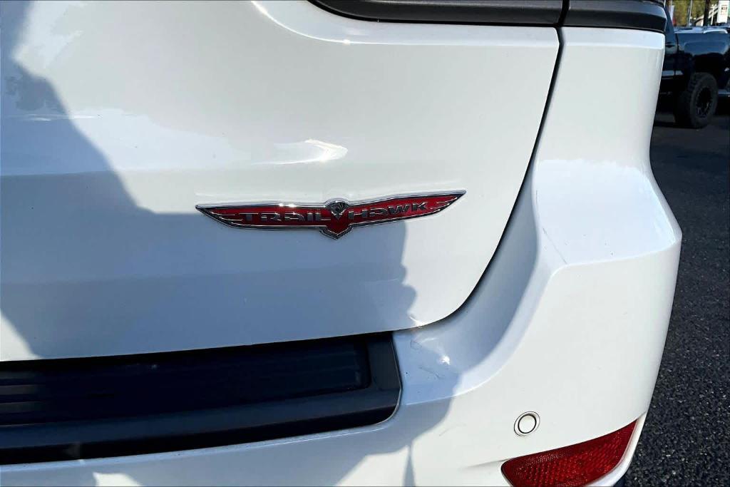 used 2017 Jeep Grand Cherokee car, priced at $20,500