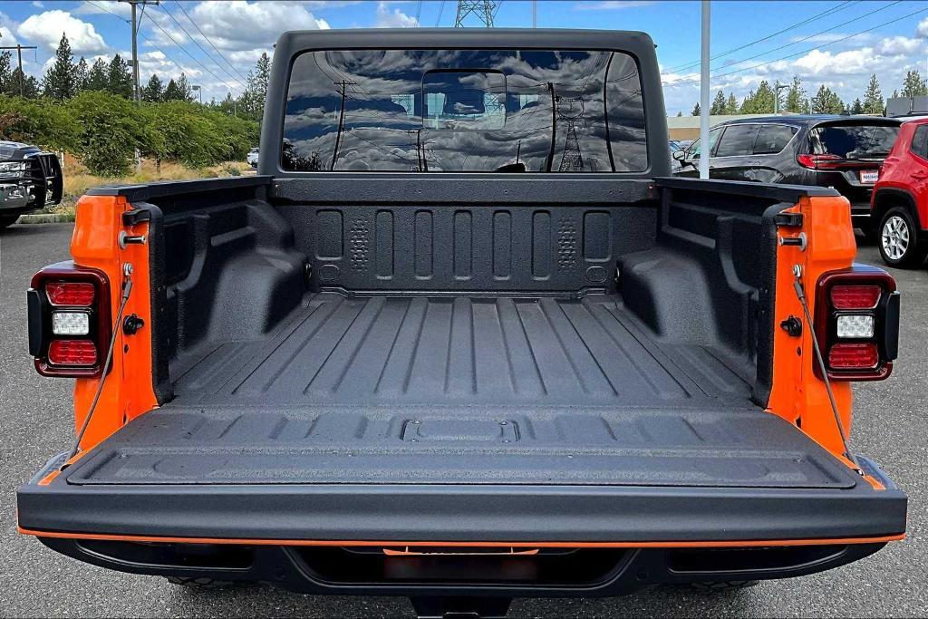 new 2025 Jeep Gladiator car, priced at $50,256
