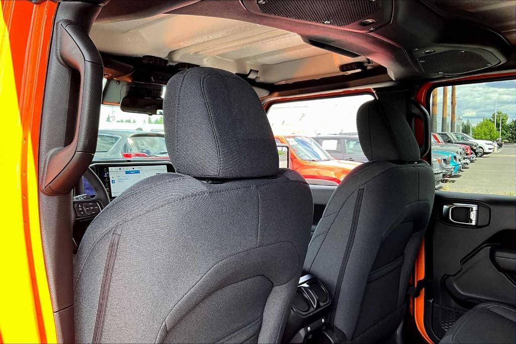 new 2025 Jeep Gladiator car, priced at $50,256