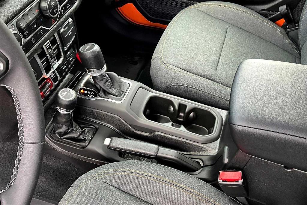 new 2025 Jeep Gladiator car, priced at $50,256