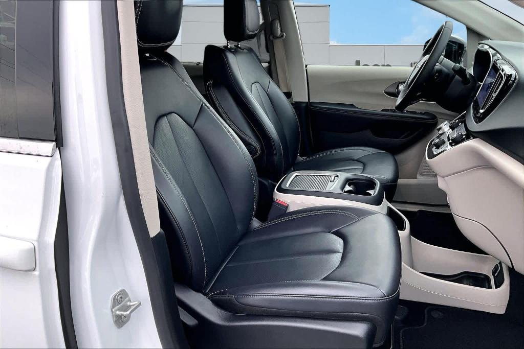 used 2024 Chrysler Pacifica car, priced at $30,495