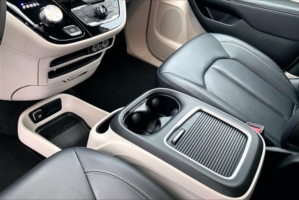 used 2024 Chrysler Pacifica car, priced at $30,495