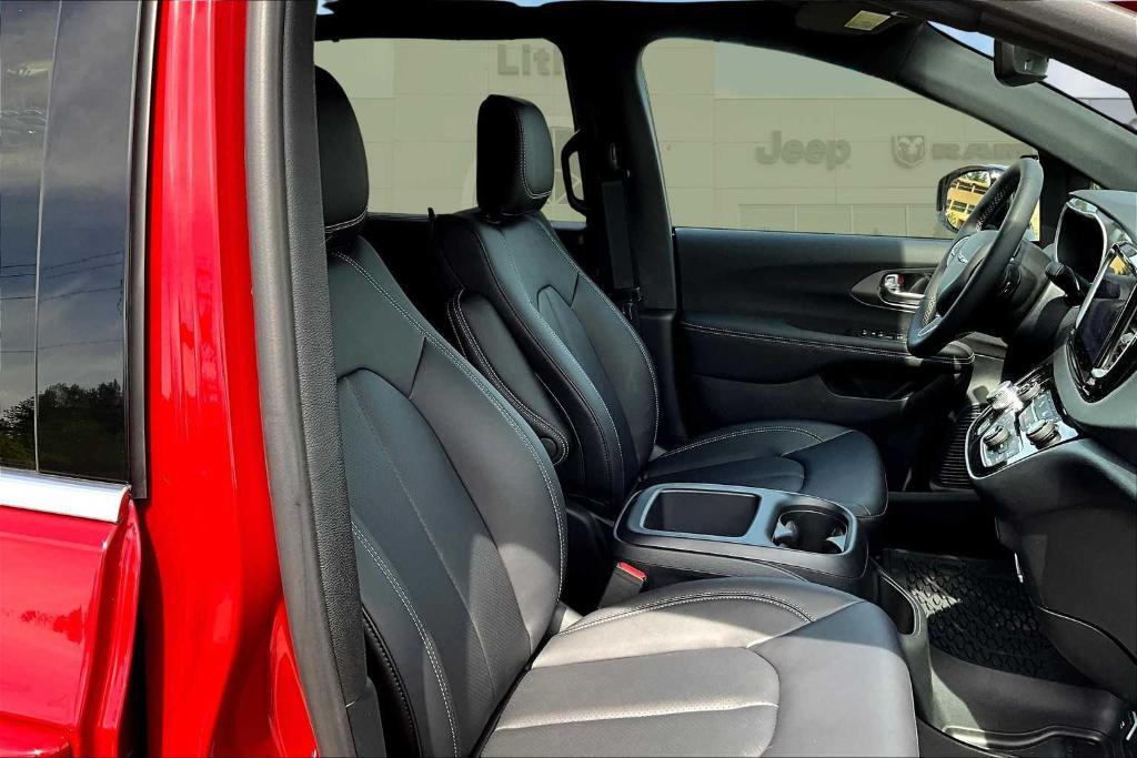 new 2025 Chrysler Voyager car, priced at $39,900