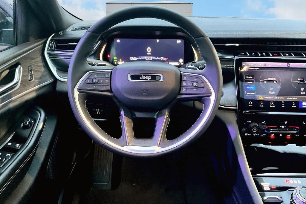 used 2024 Jeep Grand Cherokee car, priced at $31,995