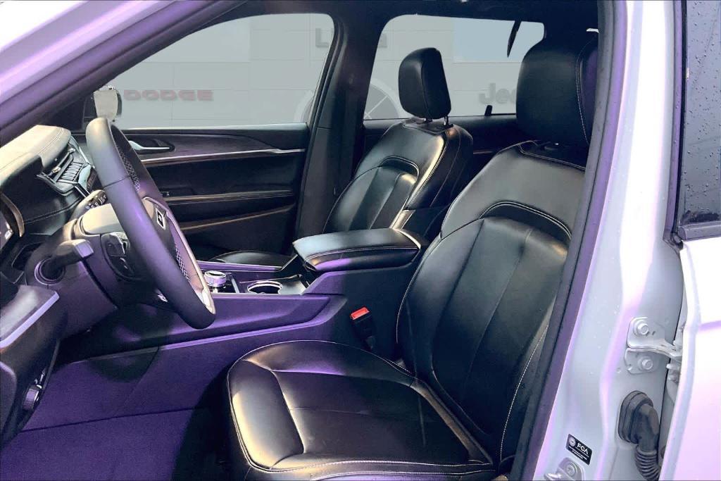 used 2024 Jeep Grand Cherokee car, priced at $31,995