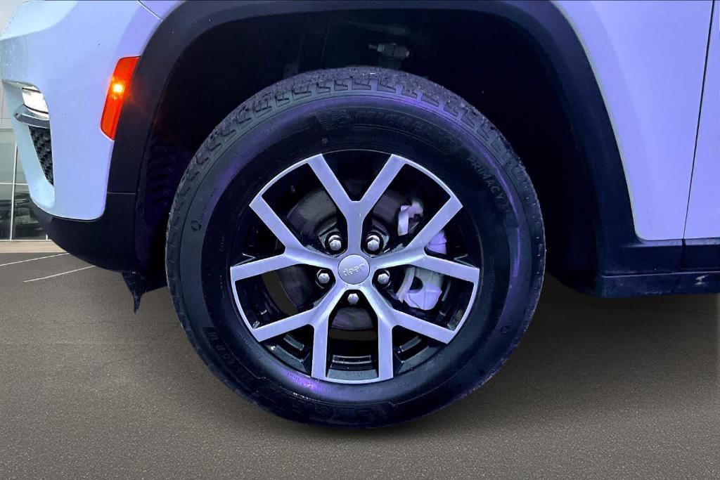 used 2024 Jeep Grand Cherokee car, priced at $31,995