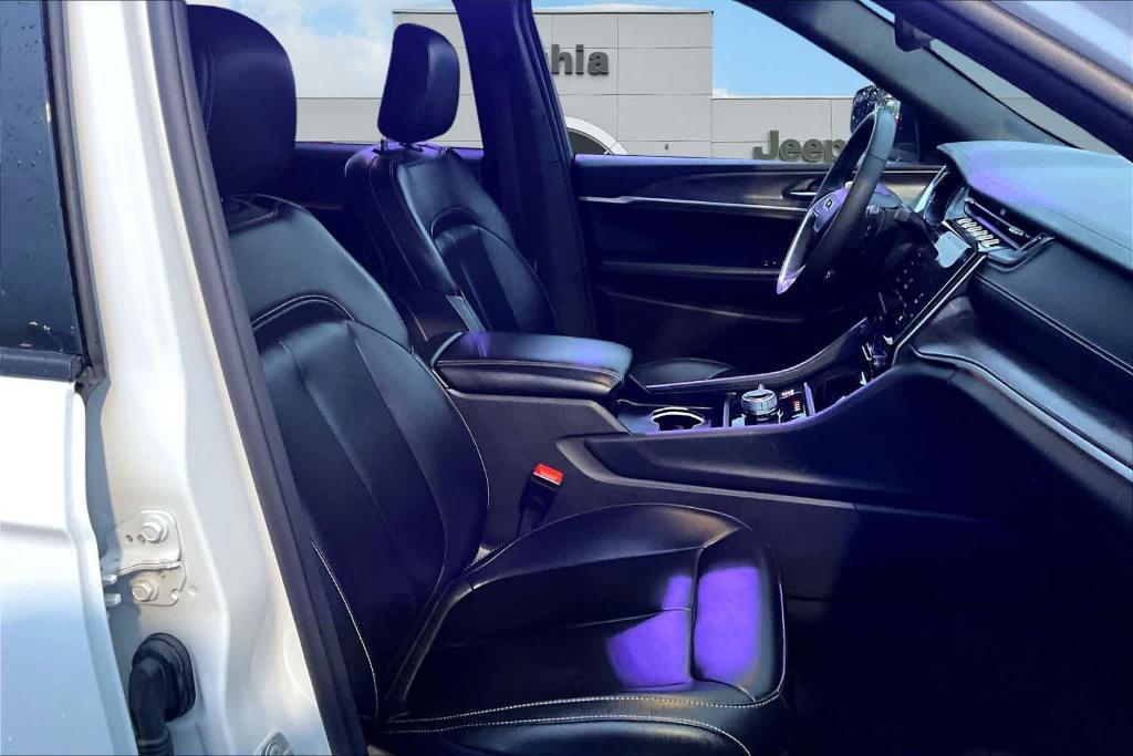 used 2024 Jeep Grand Cherokee car, priced at $31,995