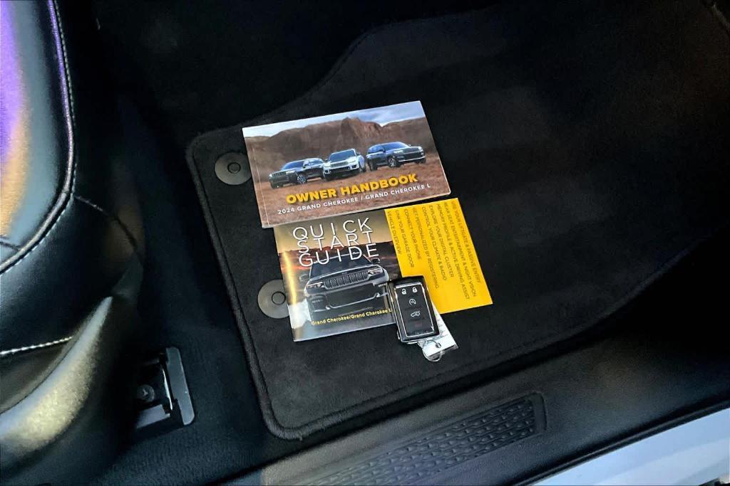 used 2024 Jeep Grand Cherokee car, priced at $31,995