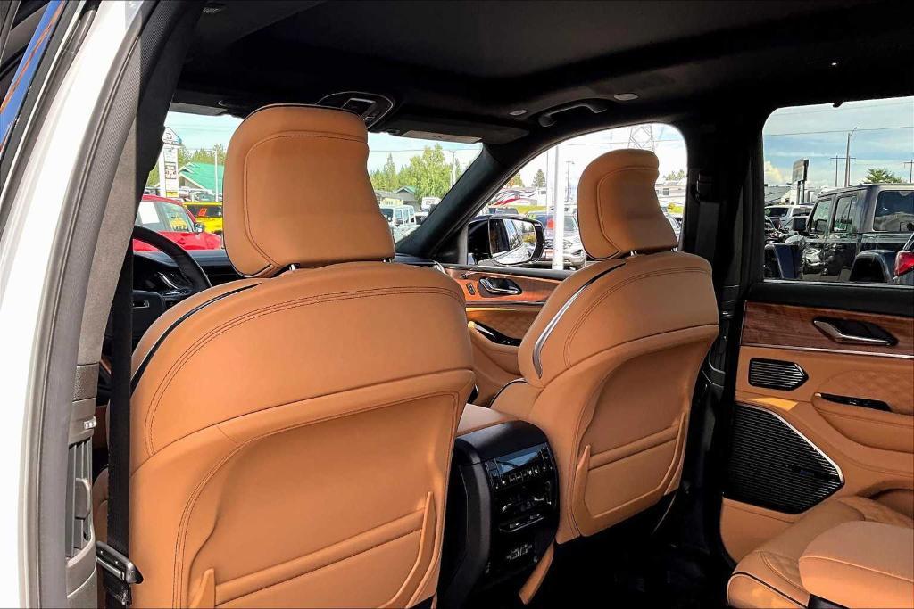 new 2025 Jeep Grand Cherokee L car, priced at $72,000