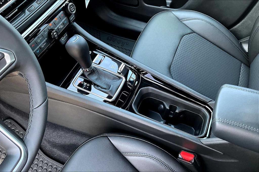 new 2025 Jeep Compass car, priced at $35,900