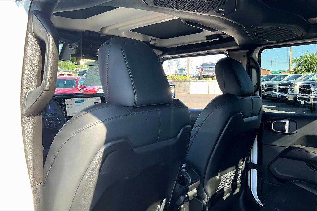 new 2025 Jeep Gladiator car, priced at $59,540