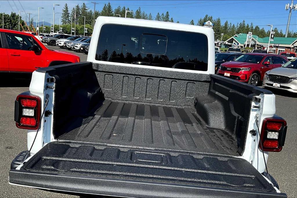 new 2025 Jeep Gladiator car, priced at $59,540