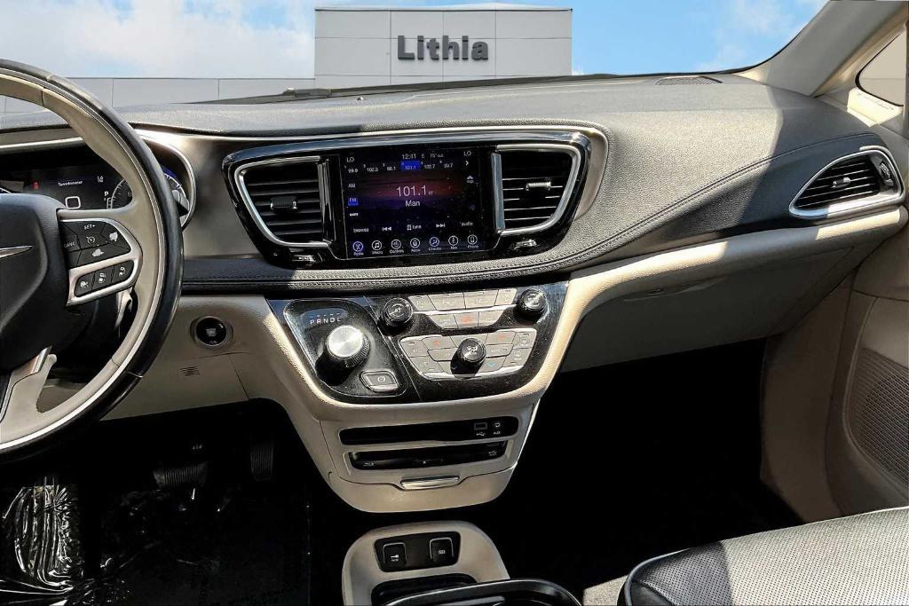 used 2017 Chrysler Pacifica car, priced at $13,900