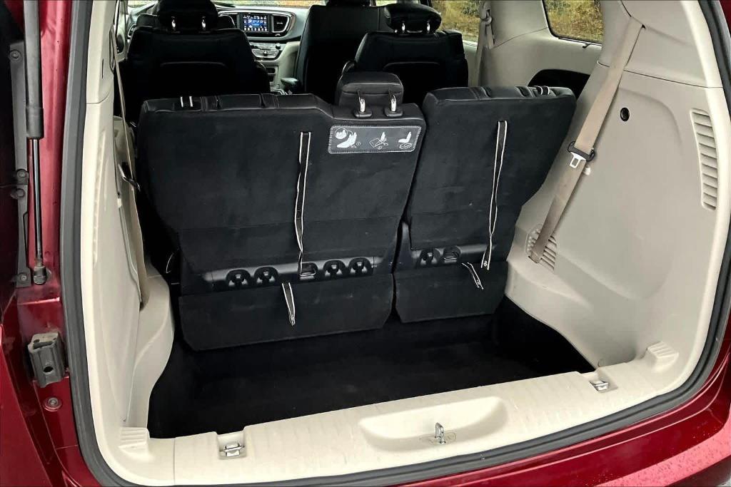 used 2018 Chrysler Pacifica car, priced at $13,995