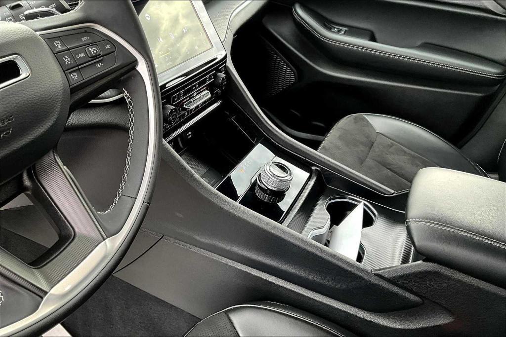 used 2024 Jeep Grand Cherokee car, priced at $38,000