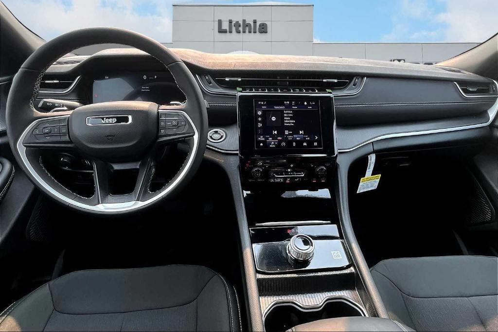 new 2025 Jeep Grand Cherokee car, priced at $46,150