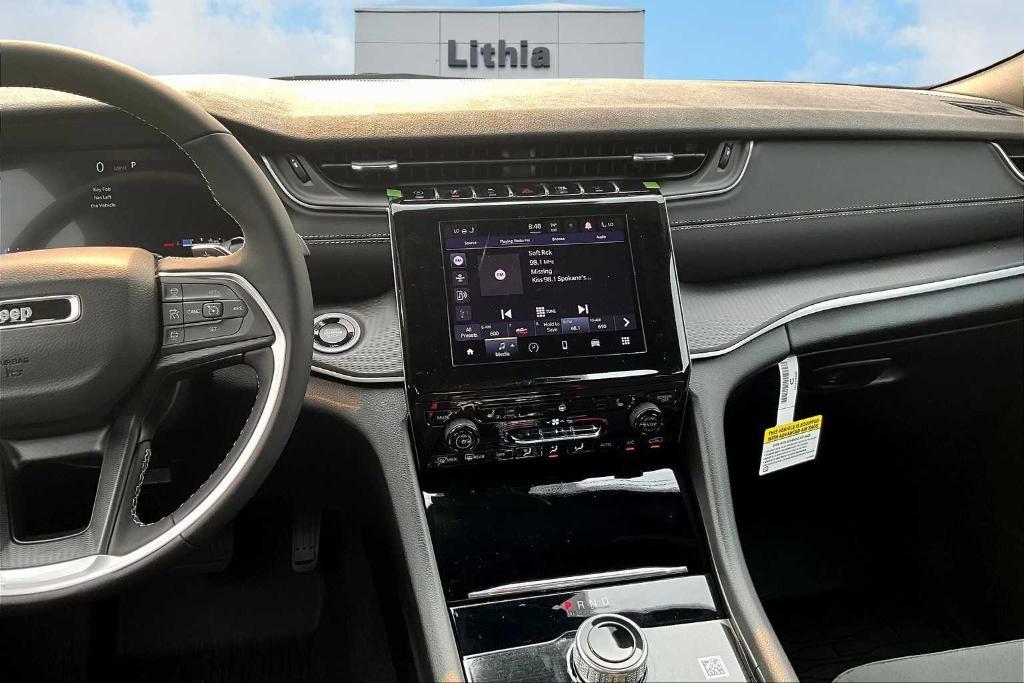 new 2025 Jeep Grand Cherokee car, priced at $46,150