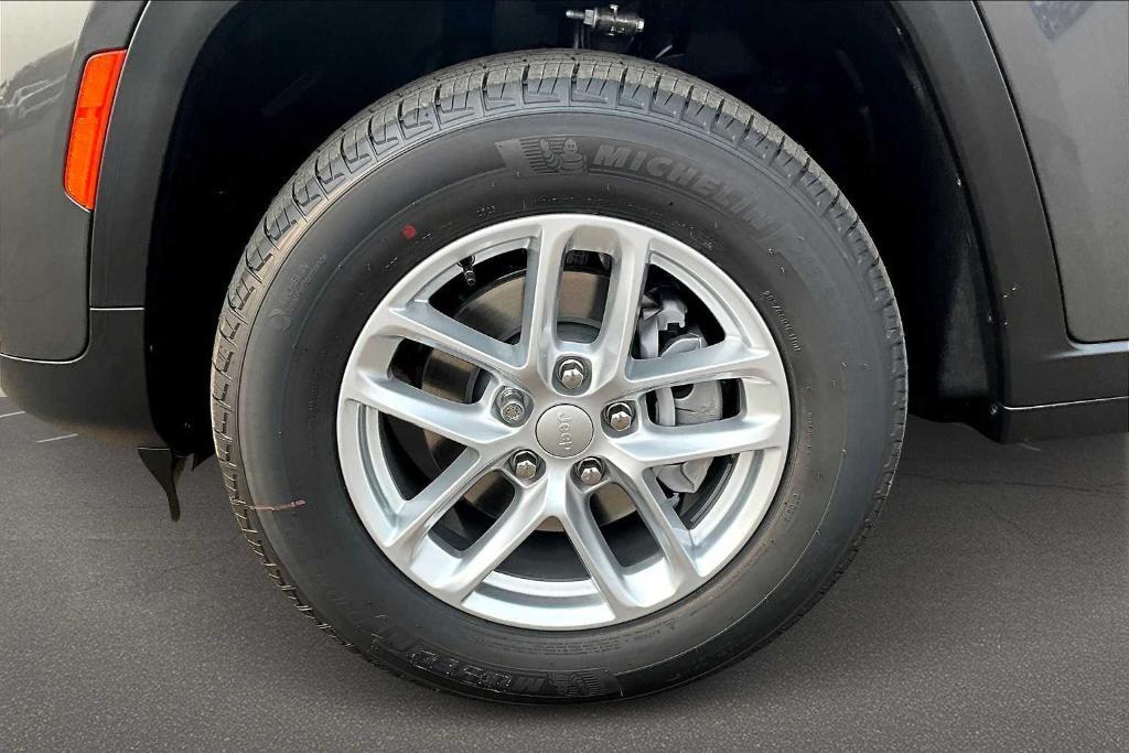 new 2025 Jeep Grand Cherokee car, priced at $46,150