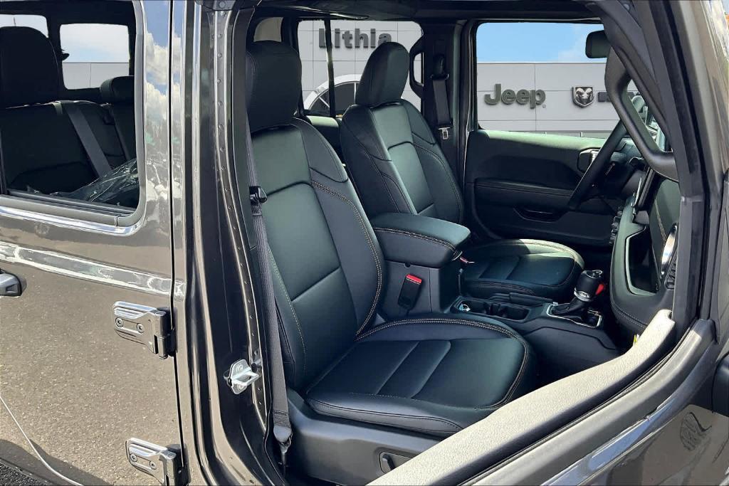 new 2025 Jeep Gladiator car, priced at $49,383