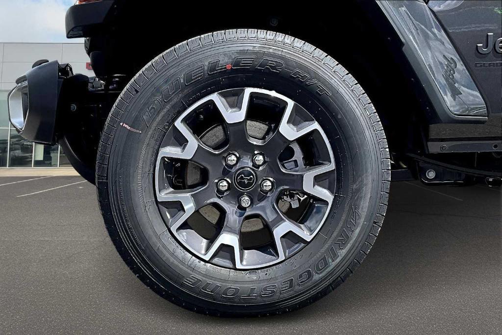 new 2025 Jeep Gladiator car, priced at $49,383