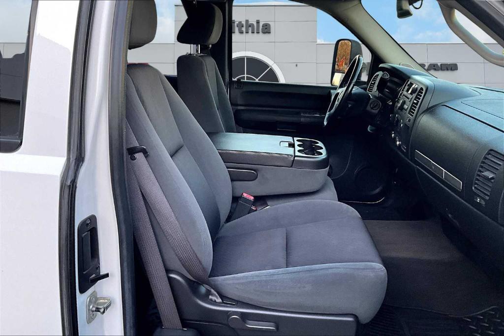 used 2009 GMC Sierra 2500 car, priced at $27,900