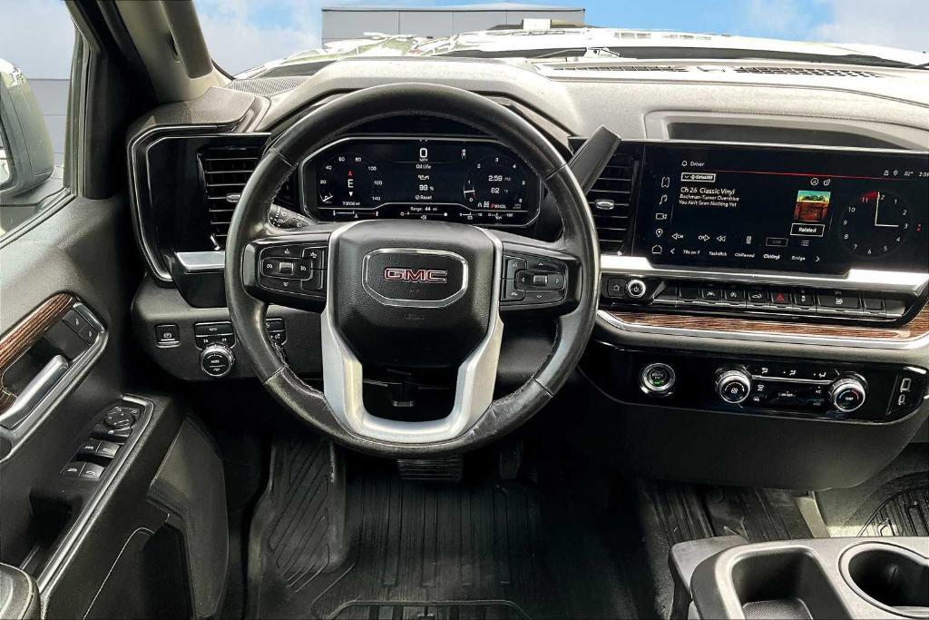 used 2023 GMC Sierra 1500 car, priced at $35,900