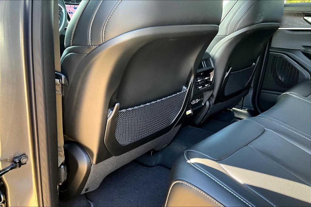 new 2025 Jeep Grand Cherokee car, priced at $50,925