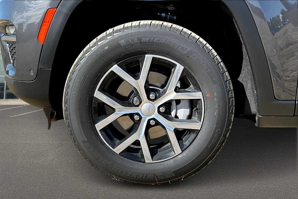 new 2025 Jeep Grand Cherokee car, priced at $50,925