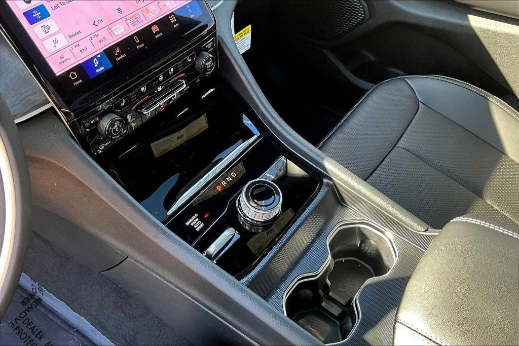 new 2025 Jeep Grand Cherokee car, priced at $50,925