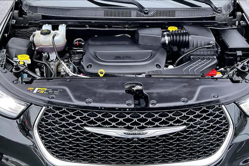 used 2024 Chrysler Pacifica car, priced at $30,495