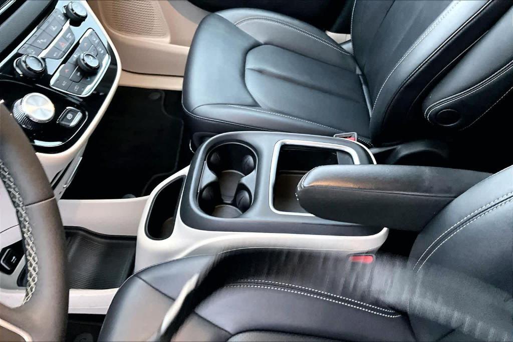 used 2024 Chrysler Pacifica car, priced at $30,495