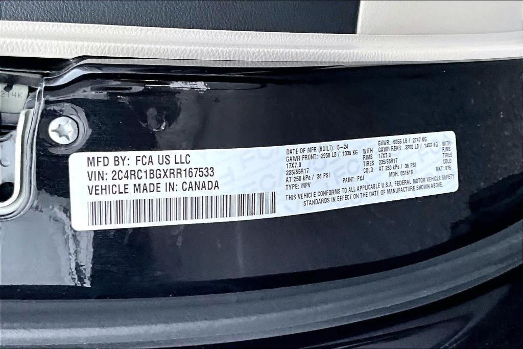 used 2024 Chrysler Pacifica car, priced at $30,495