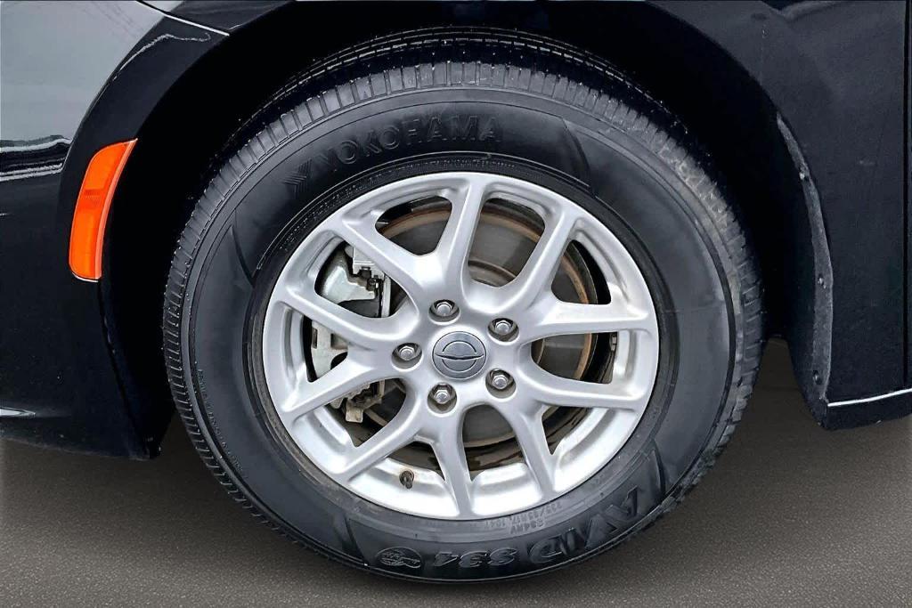 used 2024 Chrysler Pacifica car, priced at $30,495