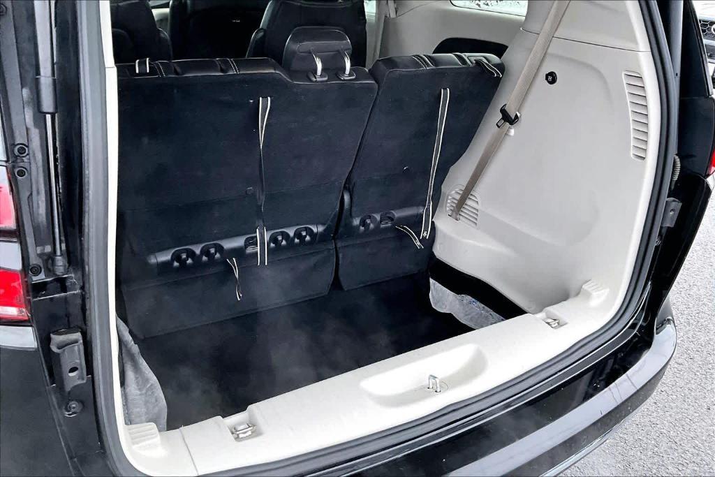 used 2024 Chrysler Pacifica car, priced at $30,495