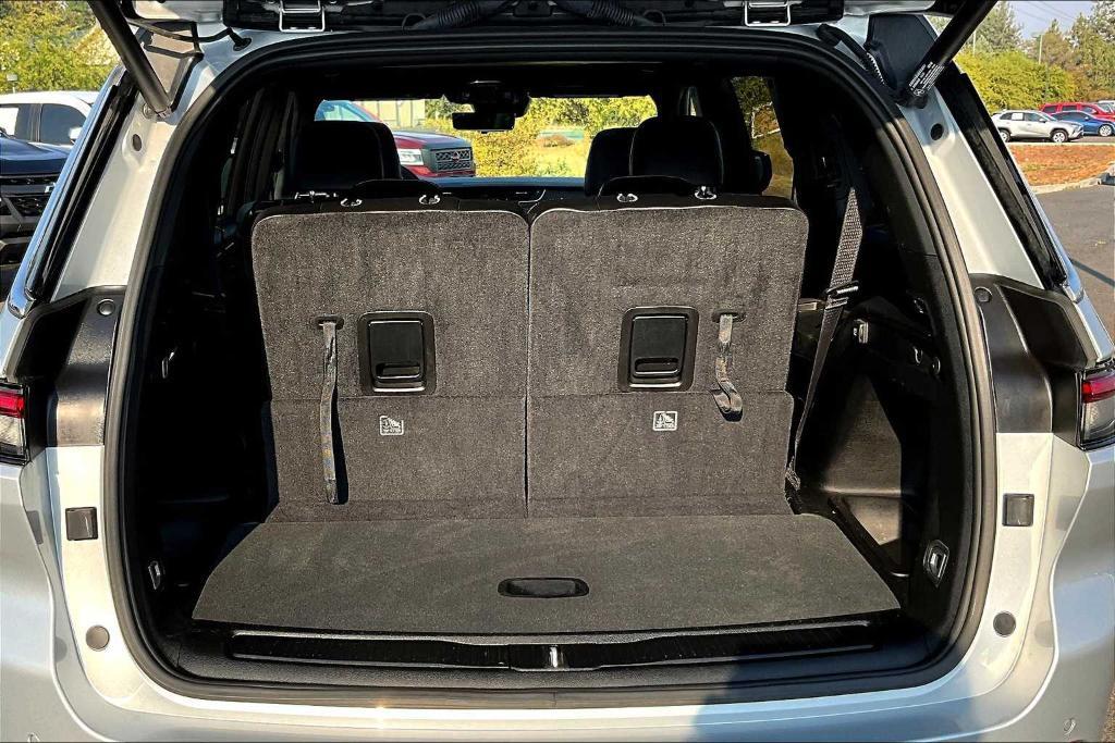 used 2024 Jeep Grand Cherokee L car, priced at $39,282