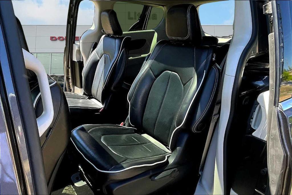used 2023 Chrysler Pacifica Hybrid car, priced at $32,000