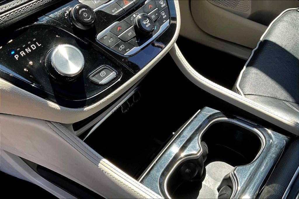used 2023 Chrysler Pacifica Hybrid car, priced at $32,000