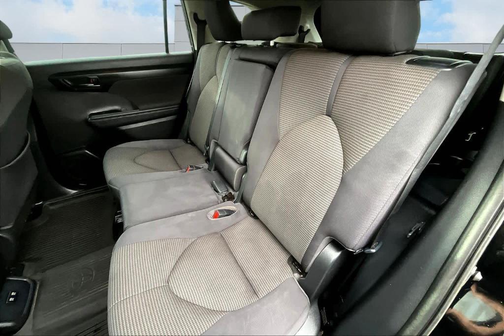 used 2020 Toyota Highlander car, priced at $25,700