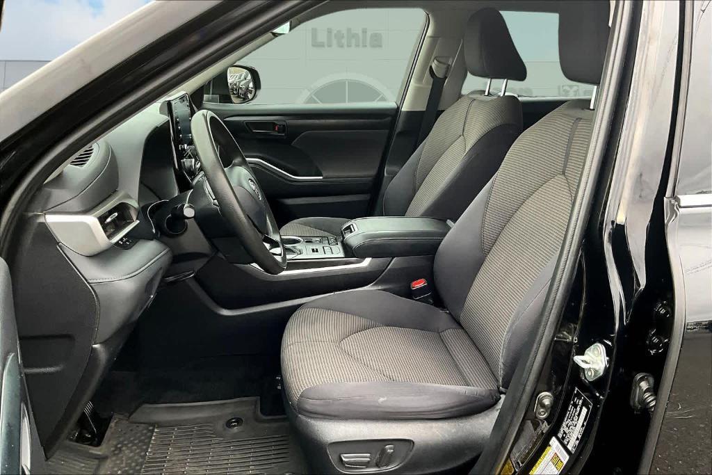 used 2020 Toyota Highlander car, priced at $25,700