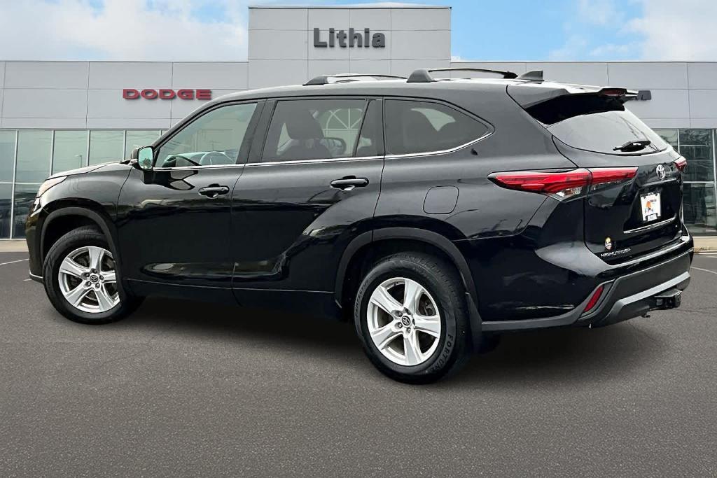 used 2020 Toyota Highlander car, priced at $25,700