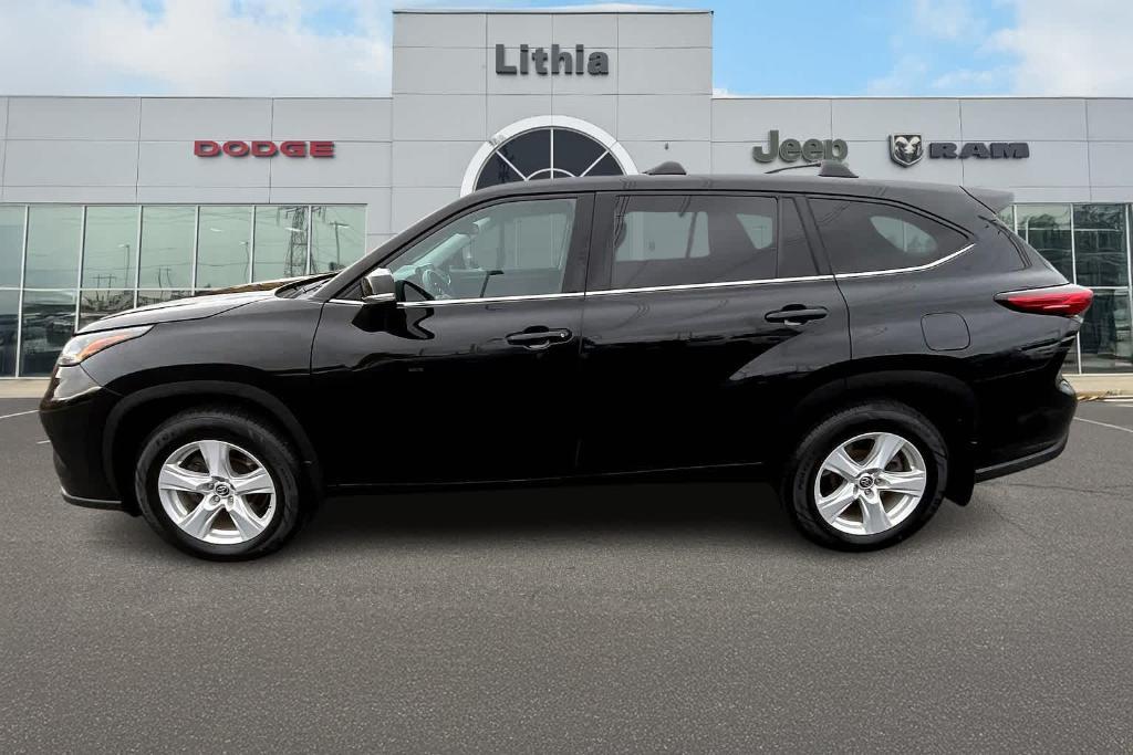 used 2020 Toyota Highlander car, priced at $25,700
