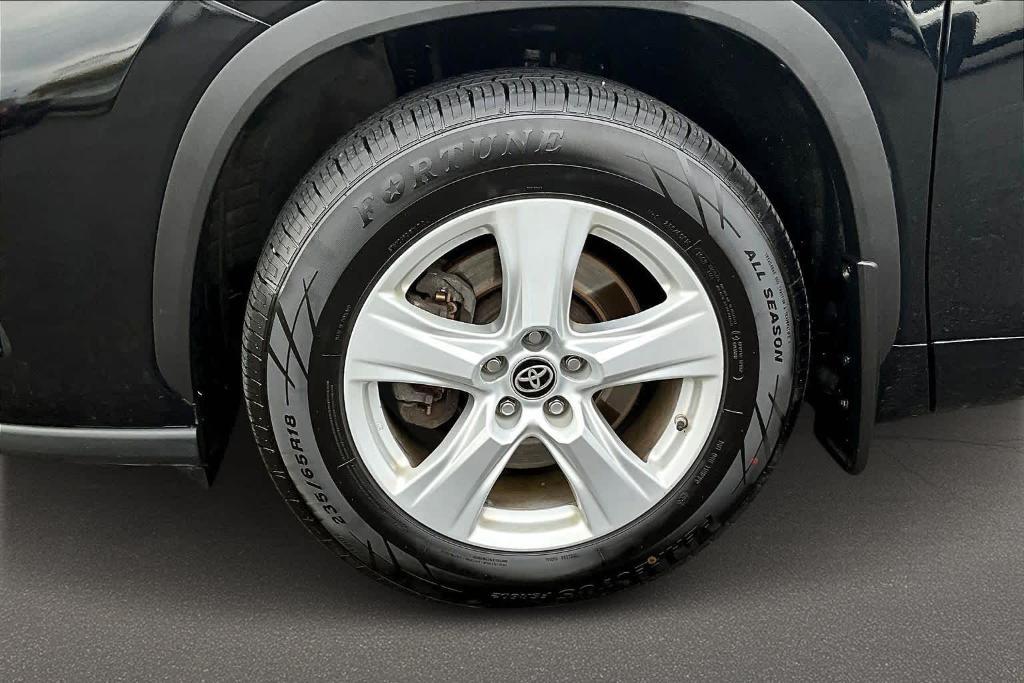 used 2020 Toyota Highlander car, priced at $25,700