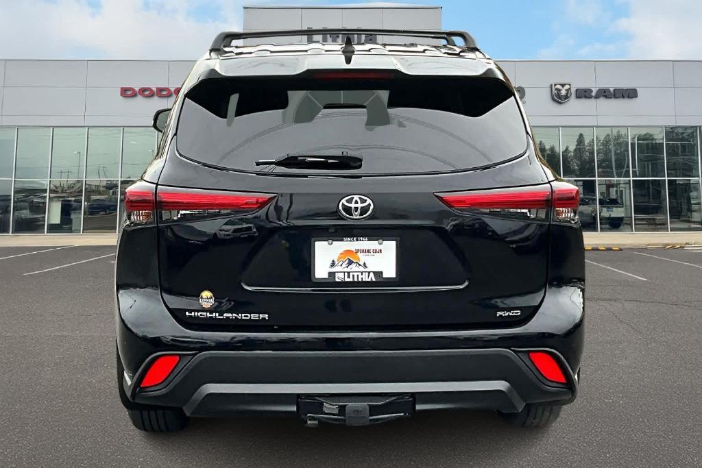 used 2020 Toyota Highlander car, priced at $25,700
