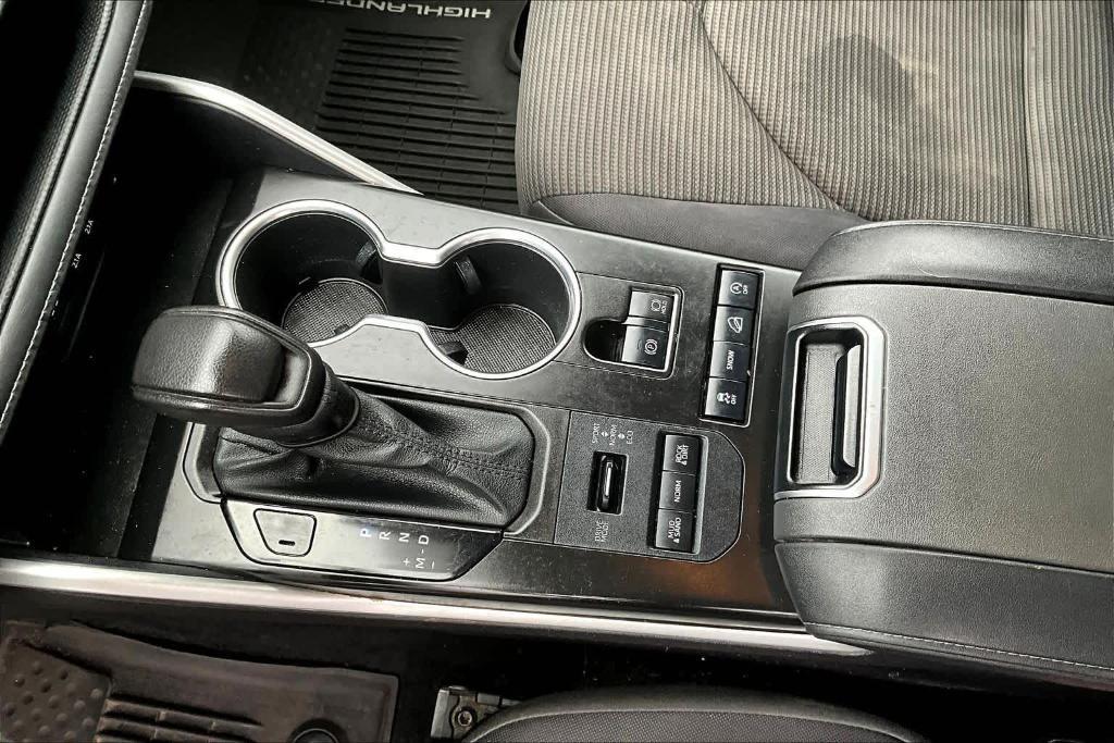 used 2020 Toyota Highlander car, priced at $25,700