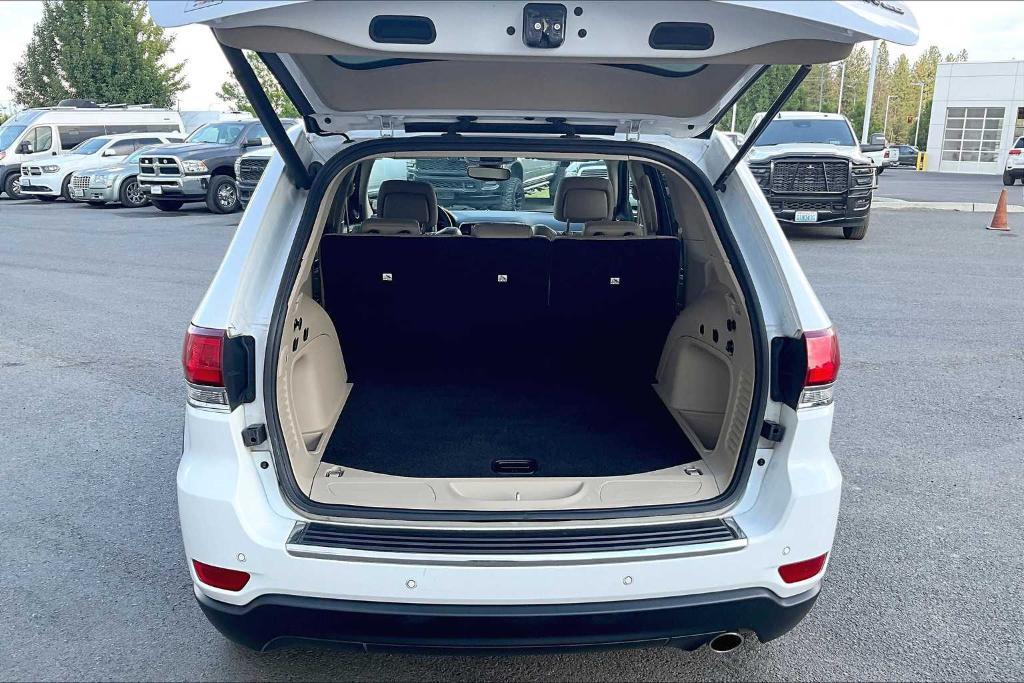 used 2021 Jeep Grand Cherokee car, priced at $23,400